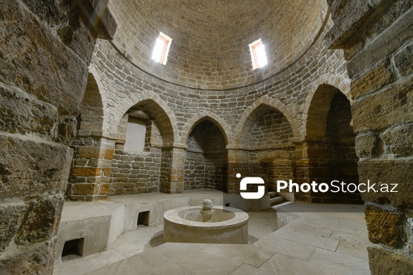 Kürdəxanıda yerləşən XVII əsrə aid Hacı Zeynal hamamı