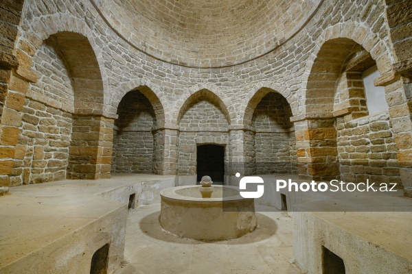 Kürdəxanıda yerləşən XVII əsrə aid Hacı Zeynal hamamı