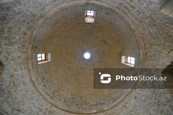 Kürdəxanıda yerləşən XVII əsrə aid Hacı Zeynal hamamı