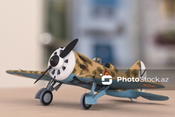 Hərbi texnika və retro avtomobillərin maketlərinin hazırlandığı modelistlər klubu