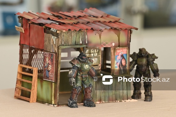 Hərbi texnika və retro avtomobillərin maketlərinin hazırlandığı modelistlər klubu