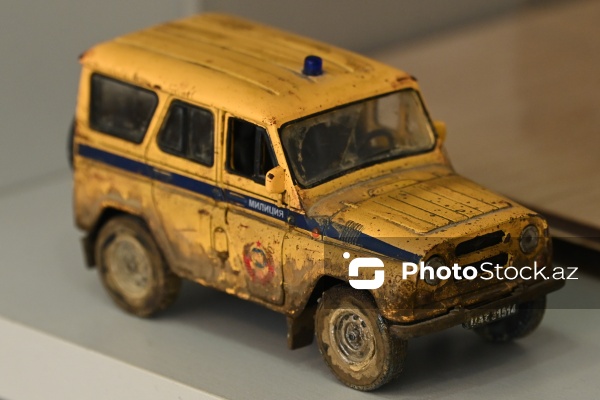 Hərbi texnika və retro avtomobillərin maketlərinin hazırlandığı modelistlər klubu