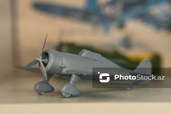 Hərbi texnika və retro avtomobillərin maketlərinin hazırlandığı modelistlər klubu