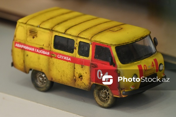 Hərbi texnika və retro avtomobillərin maketlərinin hazırlandığı modelistlər klubu