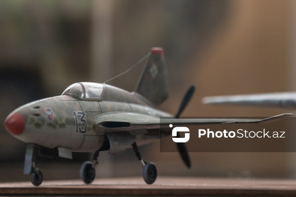 Hərbi texnika və retro avtomobillərin maketlərinin hazırlandığı modelistlər klubu