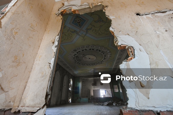 Sumqayıtın İnşaatçılar qəsəbəsində yerləşən baxımsız mədəniyyət evi