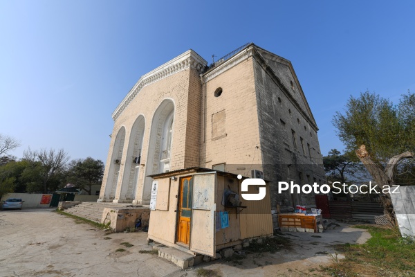 Sumqayıtın İnşaatçılar qəsəbəsində yerləşən baxımsız mədəniyyət evi