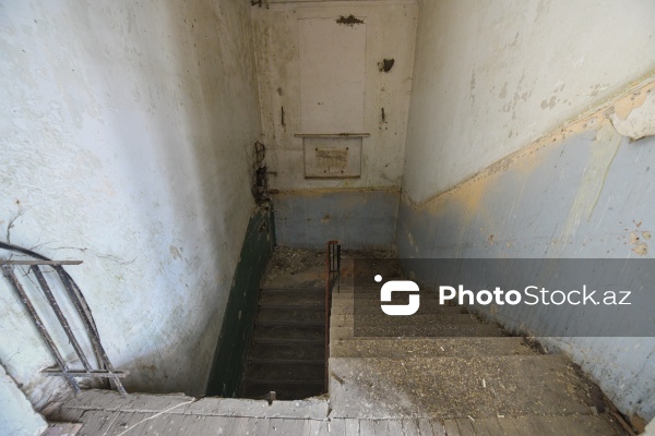 Sumqayıtın İnşaatçılar qəsəbəsində yerləşən baxımsız mədəniyyət evi