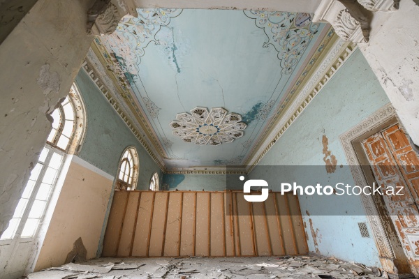 Sumqayıtın İnşaatçılar qəsəbəsində yerləşən baxımsız mədəniyyət evi