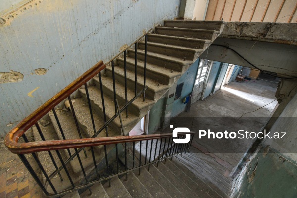 Sumqayıtın İnşaatçılar qəsəbəsində yerləşən baxımsız mədəniyyət evi