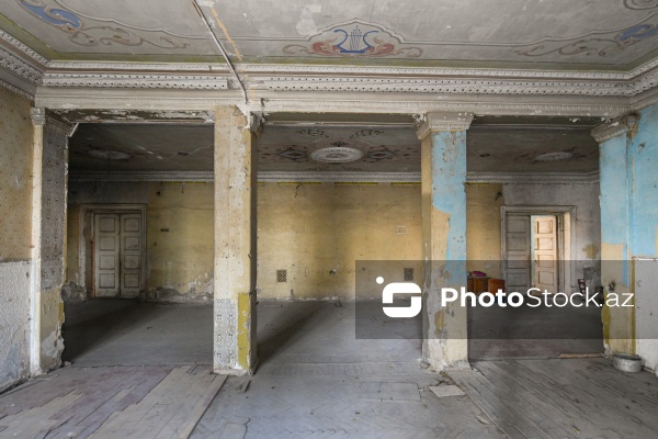 Sumqayıtın İnşaatçılar qəsəbəsində yerləşən baxımsız mədəniyyət evi