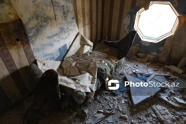 Sumqayıtın İnşaatçılar qəsəbəsində yerləşən baxımsız mədəniyyət evi