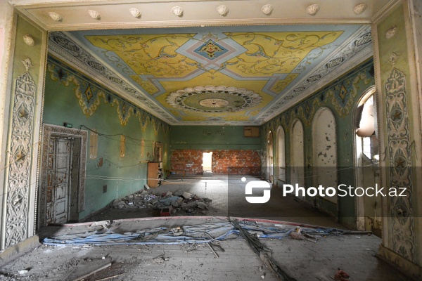 Sumqayıtın İnşaatçılar qəsəbəsində yerləşən baxımsız mədəniyyət evi