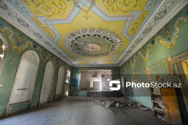 Sumqayıtın İnşaatçılar qəsəbəsində yerləşən baxımsız mədəniyyət evi