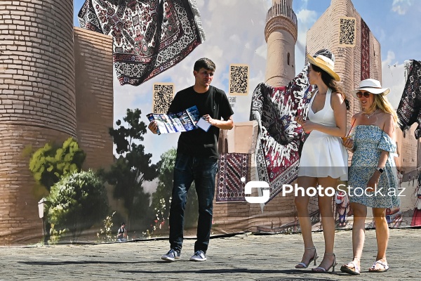 Mədəniyyətlərin kəsişmə nöqtəsi: Bakının xarici qonaqları