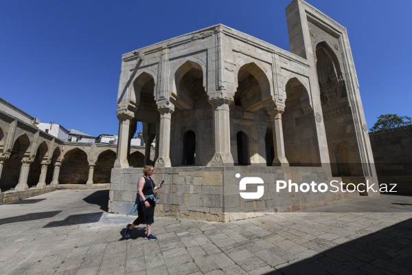 Mədəniyyətlərin kəsişmə nöqtəsi: Bakının xarici qonaqları