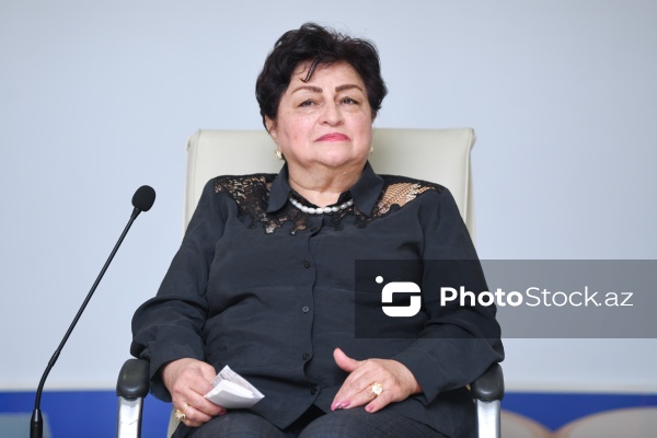 Gülşən Əkbərova - Azərbaycan Televiziyasının aparıcısı