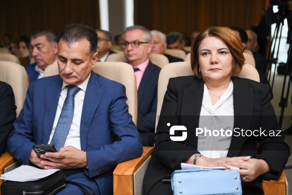 "Mediada Azərbaycan ədəbi dilinin normalarının düzgün tətbiqi" konfransı