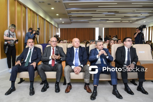 "Mediada Azərbaycan ədəbi dilinin normalarının düzgün tətbiqi" konfransı