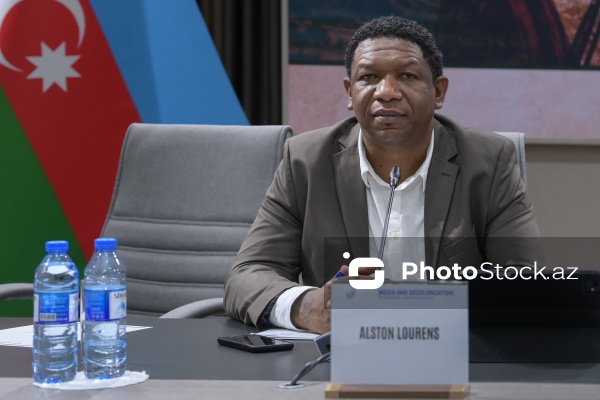 Alston Lourens - "Media və dekolonizasiya: Yüksələn səslər, güclənən narrativlər" mövzusunda beynəlxalq konfransda