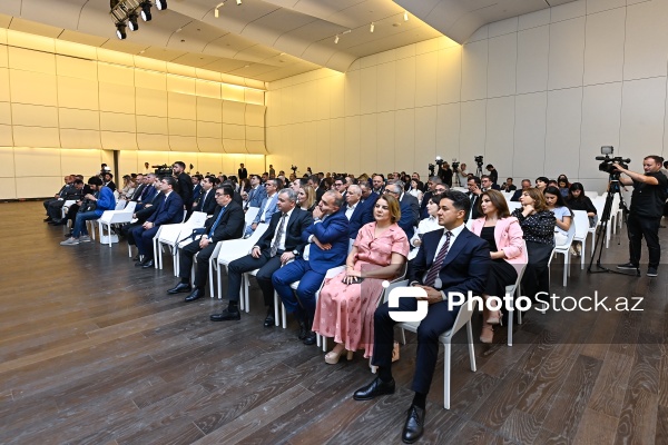 “Medianın inkişafında ümummilli lider Heydər Əliyevin rolu” adlı konfrans