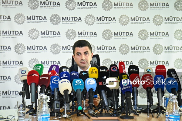 Eşqi Bağırov - Məktəbəqədər və Ümumi Təhsil üzrə Dövlət Agentliyinin media üçün brifinqində