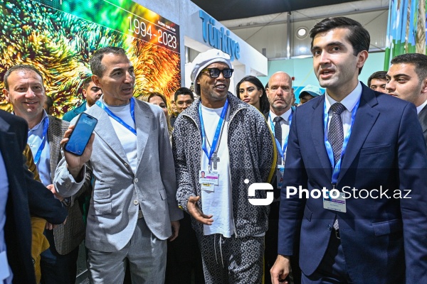 Ronaldinyo Bakı Olimpiya Stadionunda