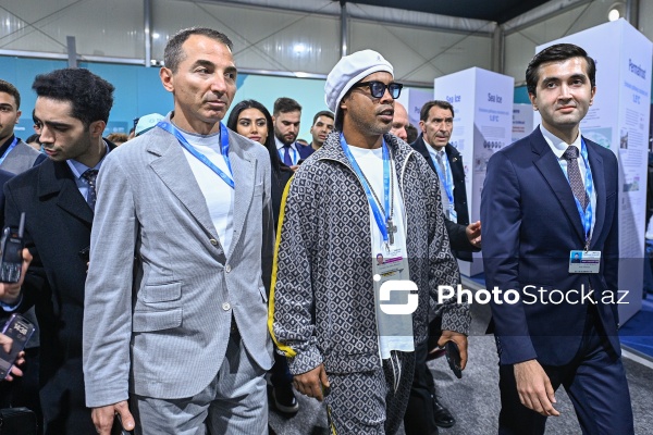 Ronaldinyo Bakı Olimpiya Stadionunda