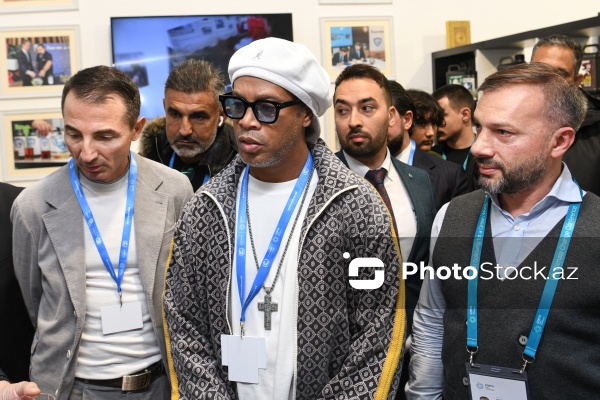 Ronaldinyo Bakı Olimpiya Stadionunda