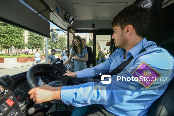 Metroda “28 May” - “Nizami” xəttinin ayrılmasından sonra fəaliyyətə başlayan ekspres avtobuslar