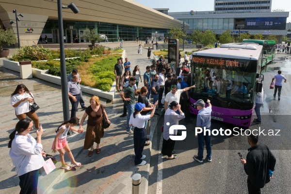Metroda “28 May” - “Nizami” xəttinin ayrılmasından sonra fəaliyyətə başlayan ekspres avtobuslar