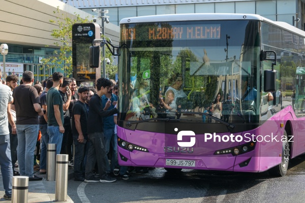 Metroda “28 May” - “Nizami” xəttinin ayrılmasından sonra fəaliyyətə başlayan ekspres avtobuslar