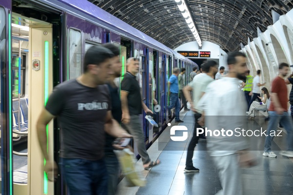 Metroda “28 May” - “Nizami” xəttinin ayrılmasından sonra fəaliyyətə başlayan ekspres avtobuslar