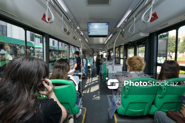 Metroda “28 May” - “Nizami” xəttinin ayrılmasından sonra fəaliyyətə başlayan ekspres avtobuslar