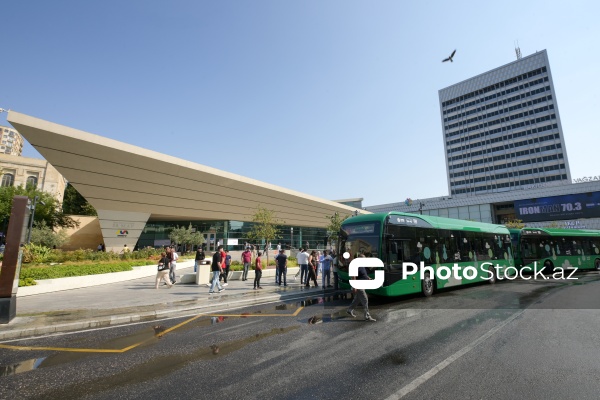 Metroda “28 May” - “Nizami” xəttinin ayrılmasından sonra fəaliyyətə başlayan ekspres avtobuslar