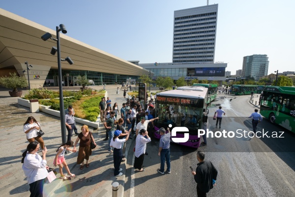 Metroda “28 May” - “Nizami” xəttinin ayrılmasından sonra fəaliyyətə başlayan ekspres avtobuslar