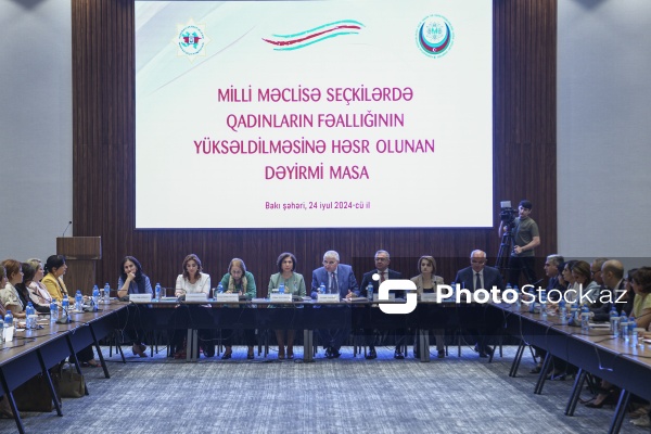 Milli Məclisə seçkilərdə qadınların fəallığının yüksəldilməsinə həsr olunan dəyirmi masa