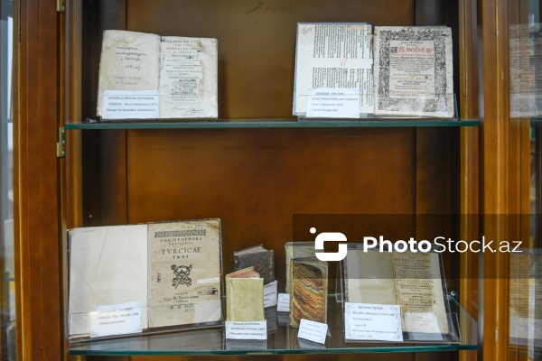 100 ildən çox yaşı olan Azərbaycan Milli Kitabxanası