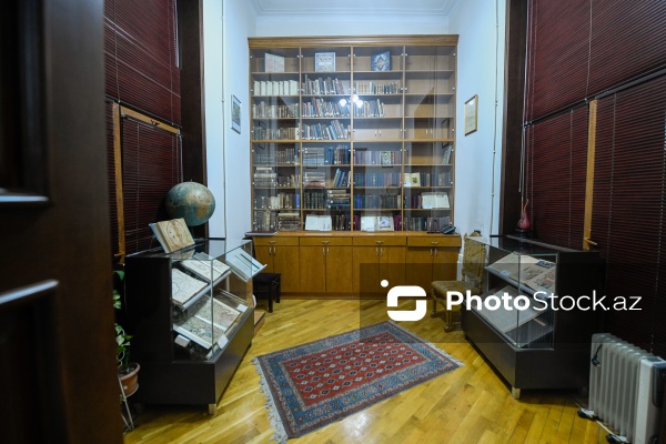 100 ildən çox yaşı olan Azərbaycan Milli Kitabxanası