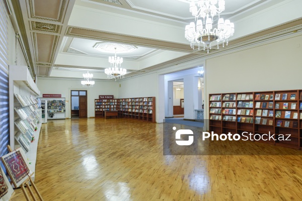 100 ildən çox yaşı olan Azərbaycan Milli Kitabxanası