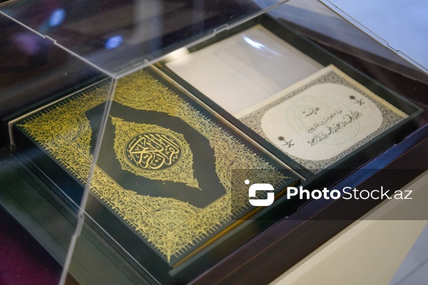 100 ildən çox yaşı olan Azərbaycan Milli Kitabxanası