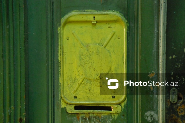 Mirzə Fətəli Axundzadə küçəsində yerləşən 1900-cü ilə aid Əsədullayevlər ailəsinin mülkü