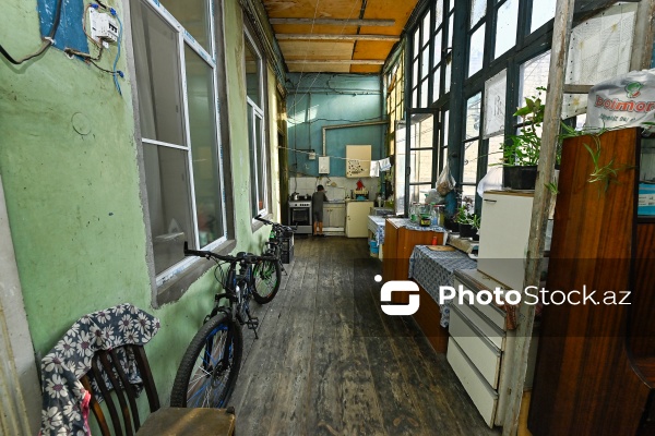 Mirzə Fətəli Axundzadə küçəsində yerləşən 1900-cü ilə aid Əsədullayevlər ailəsinin mülkü