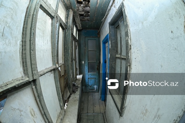 Mirzə Fətəli Axundzadə küçəsində yerləşən 1900-cü ilə aid Əsədullayevlər ailəsinin mülkü