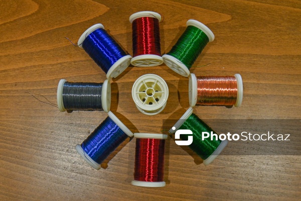 Mismar və tellərlə sənət əsərləri yaradan Minarə Mehdiyeva