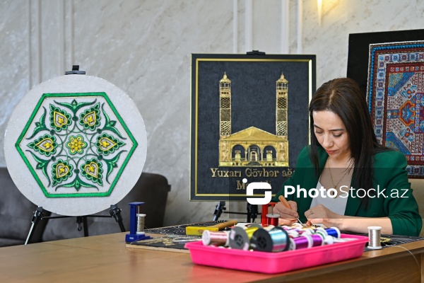 Mismar və tellərlə sənət əsərləri yaradan Minarə Mehdiyeva