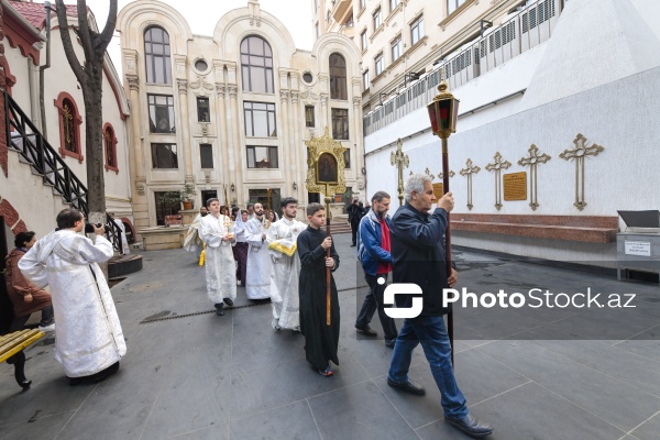 Ali Mələk Mikayıl kilsəsində pravoslavların keçirdikləri dini ayin