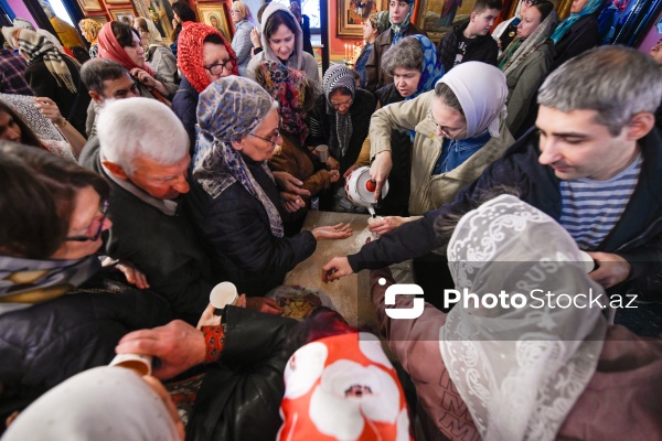Ali Mələk Mikayıl kilsəsində pravoslavların keçirdikləri dini ayin