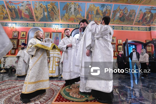Ali Mələk Mikayıl kilsəsində pravoslavların keçirdikləri dini ayin