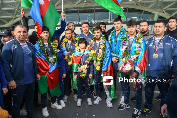 MMA üzrə keçirilən dünya çempionatında uğurlu nəticə əldə edən idmançılarımız vətənə dönüblər